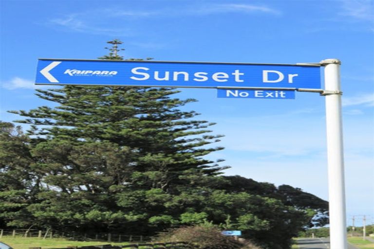 Photo of property in 14-20 Sunset Drive, Baylys Beach, 0377