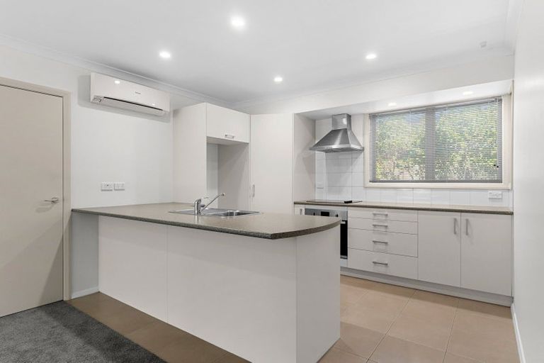 Photo of property in 82 Barbados Way, One Tree Point, 0118