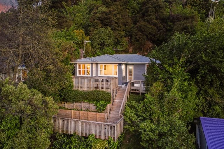 Photo of property in 16 Manor Drive, Stokes Valley, Lower Hutt, 5019