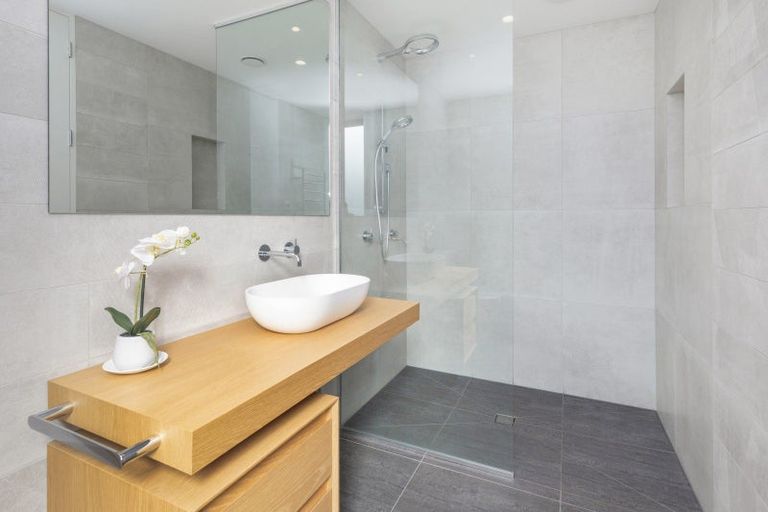 Photo of property in 35 Poynder Avenue, Merivale, Christchurch, 8014