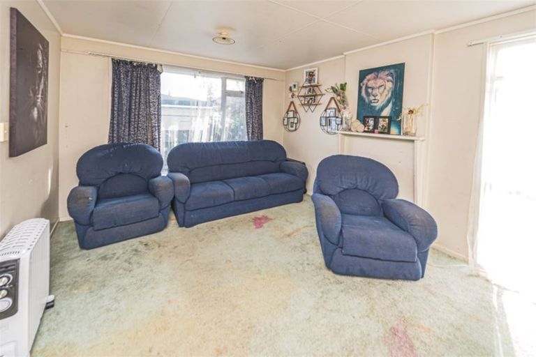 Photo of property in 22 Ruru Street, Waikanae, 5036