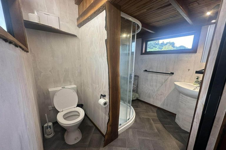 Photo of property in 5b Twin Lakes Road, Te Marua, Upper Hutt, 5018