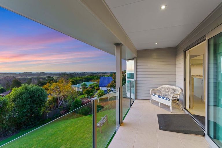 Photo of property in 7 Matata Place, Waikanae, 5036