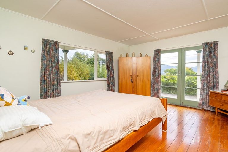 Photo of property in 1 Waikana Street, Broad Bay, Dunedin, 9014