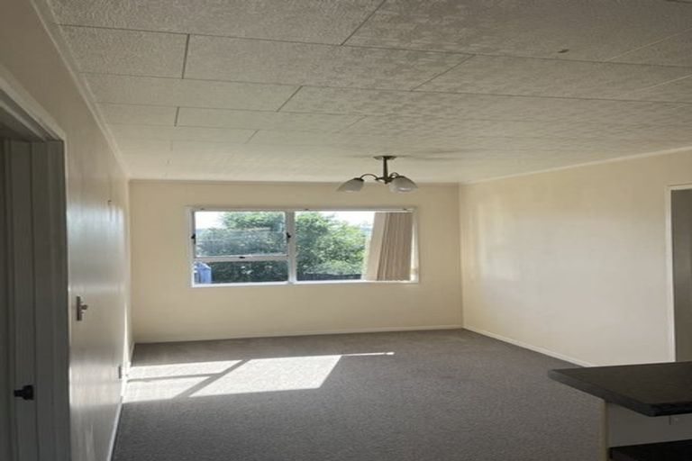 Photo of property in 7 Meadowood Drive, Unsworth Heights, Auckland, 0632