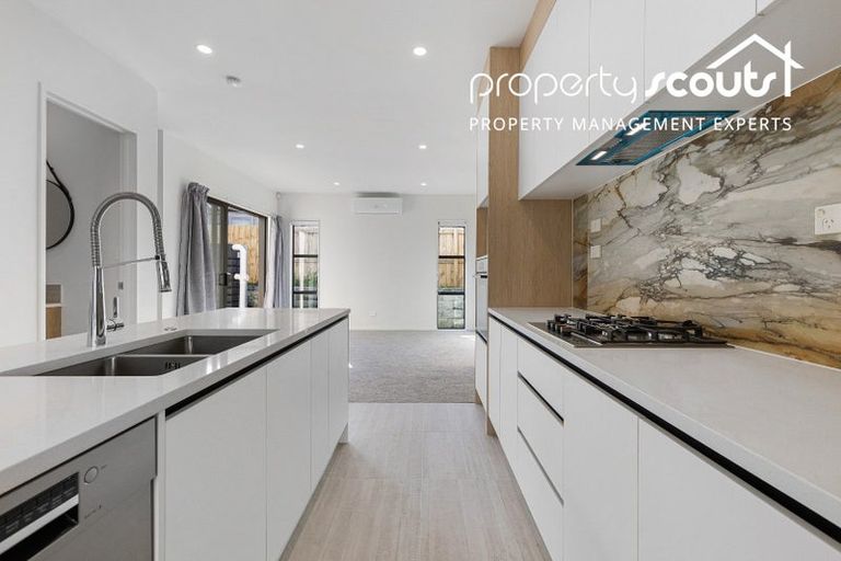 Photo of property in 11/116 Colwill Road, Massey, Auckland, 0614