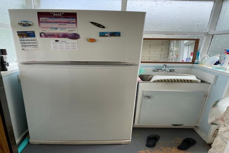 Photo of property in 2/17 Jenelin Road, Glendene, Auckland, 0602