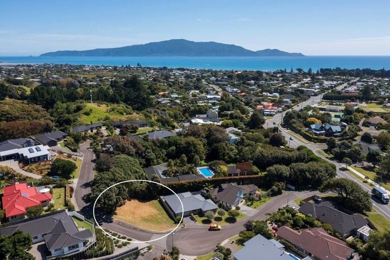 Photo of property in 7 Fairway Oaks Drive, Waikanae Beach, Waikanae, 5036