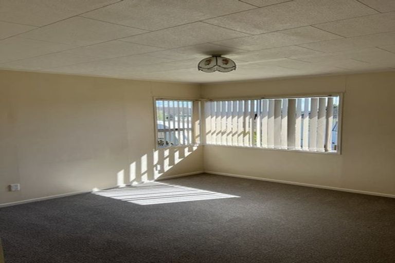 Photo of property in 7 Meadowood Drive, Unsworth Heights, Auckland, 0632