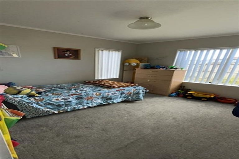 Photo of property in 33 Bernina Place, Weymouth, Auckland, 2103