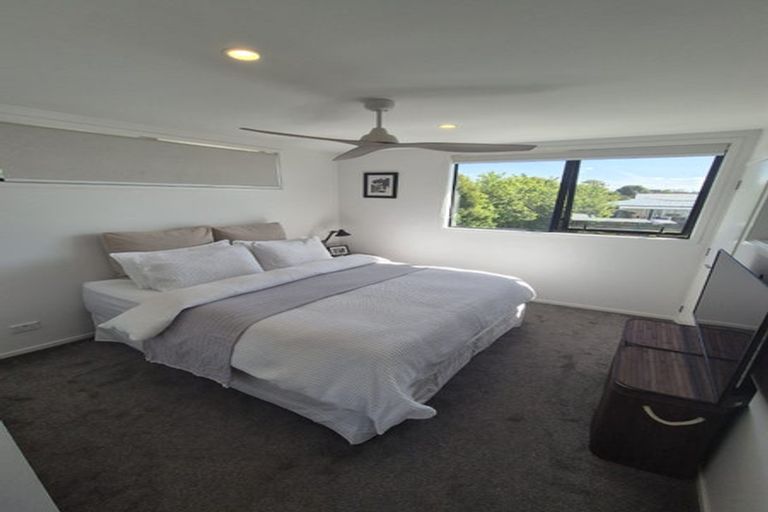 Photo of property in 9/45 Vera Road, Te Atatu South, Auckland, 0610