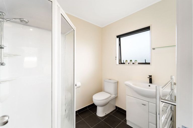 Photo of property in 43 Redwing Street, Browns Bay, Auckland, 0630