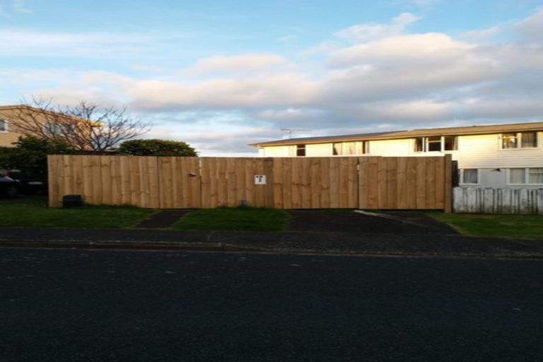 Photo of property in 4/41 Greenslade Crescent, Northcote, Auckland, 0627