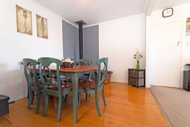 Photo of property in 31 Waitakere Road, Waitakere, Auckland, 0816