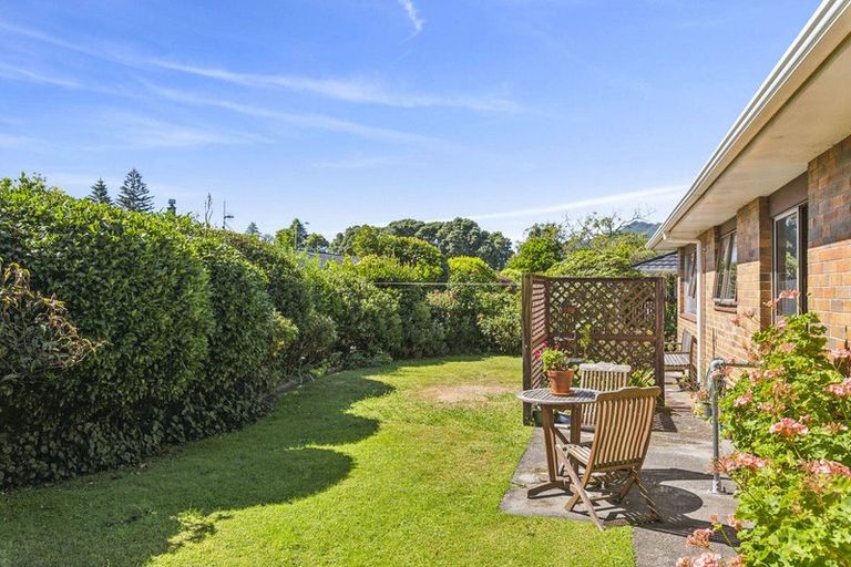 Photo of property in 4 Edgewater Street, Waikanae, 5036