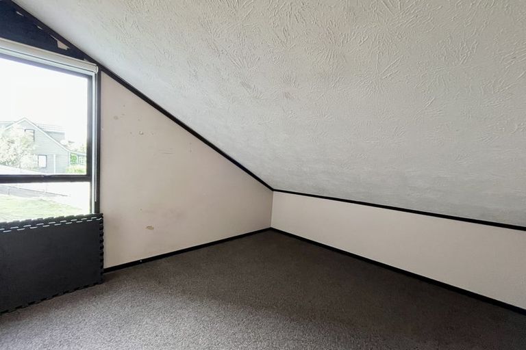 Photo of property in 26 Orinda Close, Botany Downs, Auckland, 2010