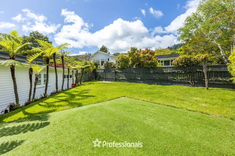 Photo of property in 6 Fendalton Crescent, Pinehaven, Upper Hutt, 5019