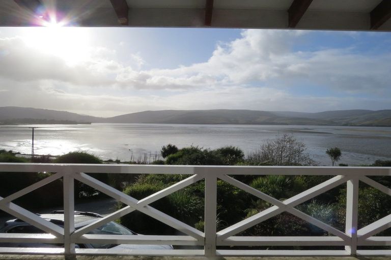 Photo of property in 52 Antrim Street, Waikawa, Tokanui, 9884