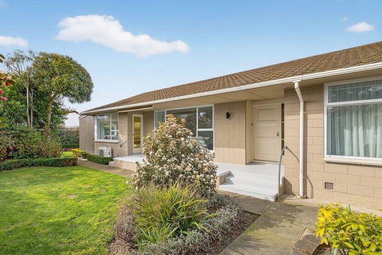Photo of property in 40 Harrowdale Drive, Avonhead, Christchurch, 8042
