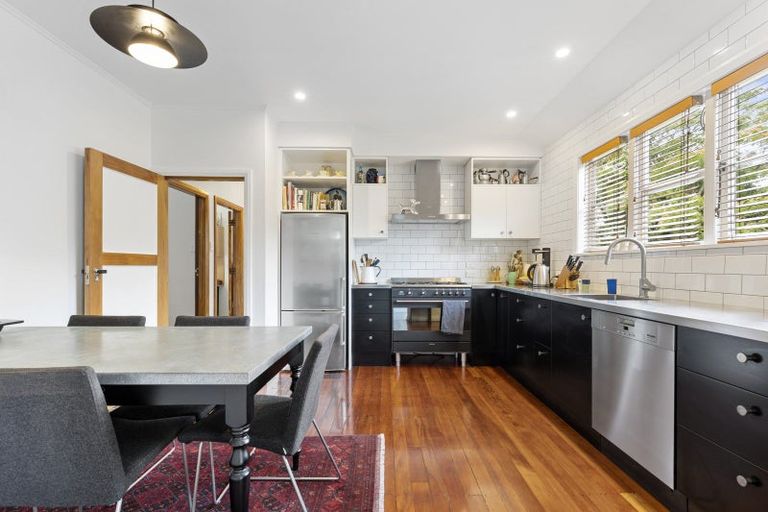 Photo of property in 85 Savage Crescent, West End, Palmerston North, 4412