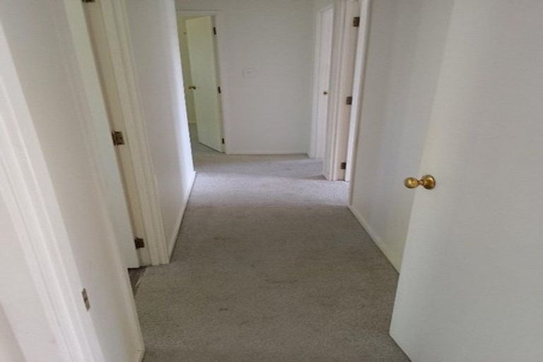 Photo of property in 2/8 Quiet Street, Te Atatu South, Auckland, 0610