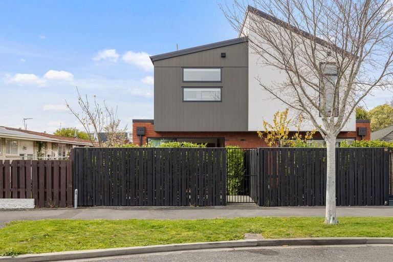 Photo of property in 52a Picton Avenue, Riccarton, Christchurch, 8011