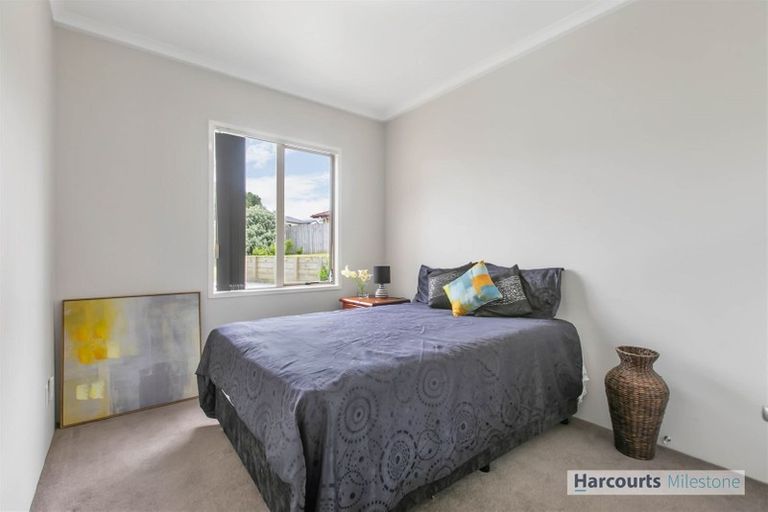 Photo of property in 14 Ebanjane Way, Clendon Park, Auckland, 2103
