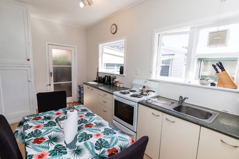 Photo of property in 49 Waiwhetu Road, Waiwhetu, Lower Hutt, 5010