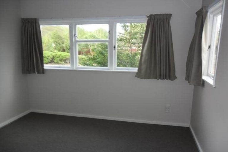 Photo of property in 3 Farmer Crescent, Taita, Lower Hutt, 5011