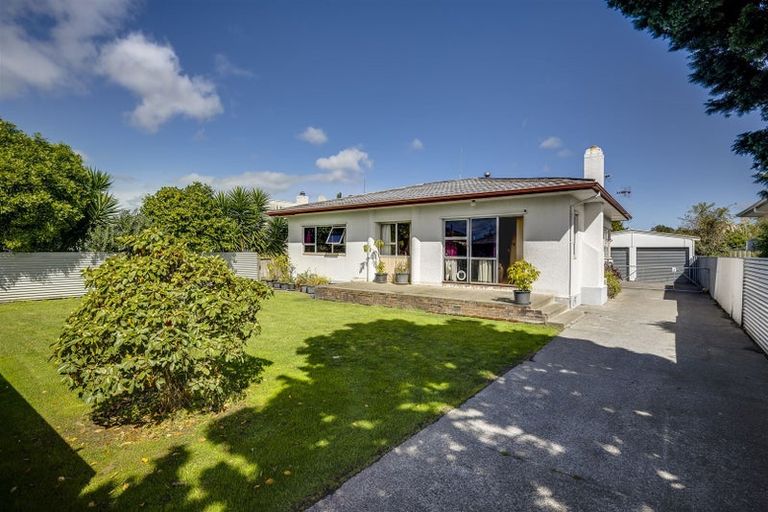 Photo of property in 227 Mayfair Avenue, Mayfair, Hastings, 4122