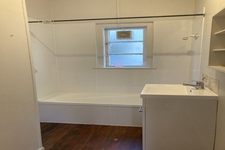 Photo of property in 10 Masters Avenue, Hillcrest, Hamilton, 3216