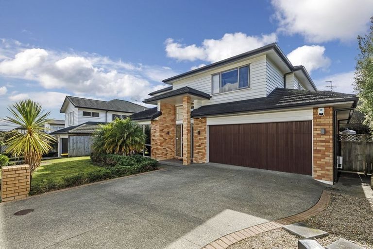 Photo of property in 12 Bur Oak Terrace, Schnapper Rock, Auckland, 0632
