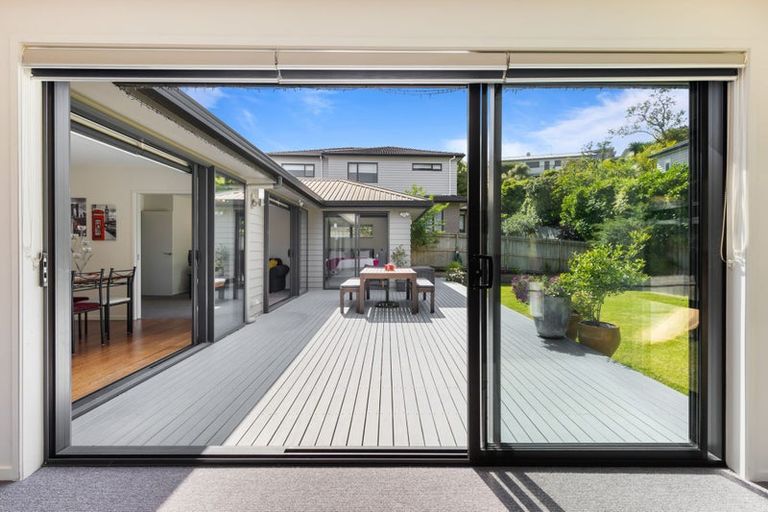 Photo of property in 19 Keating Rise, Northcross, Auckland, 0632