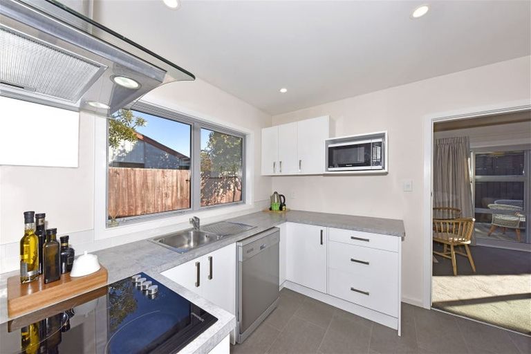 Photo of property in 2/9a Norfolk Street, St Albans, Christchurch, 8052