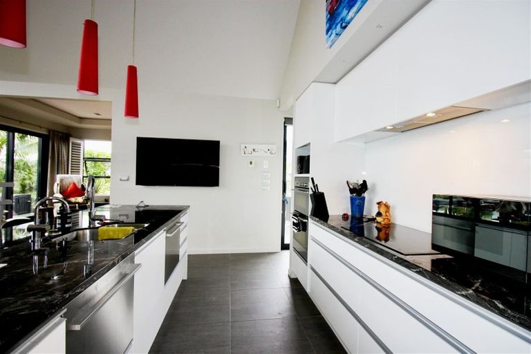 Photo of property in 8 Sara Way, Whitianga, 3510