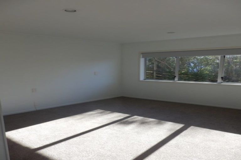 Photo of property in 1/28 Bournemouth Terrace, Murrays Bay, Auckland, 0630