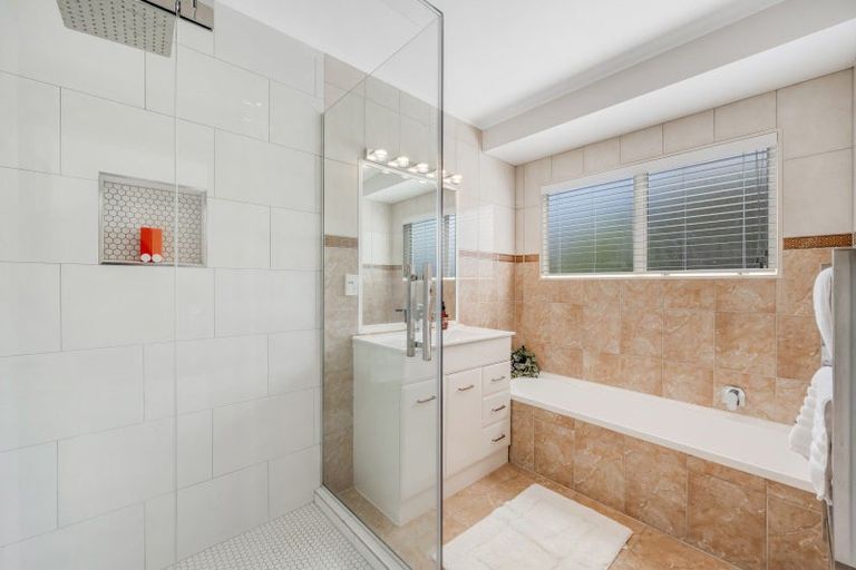 Photo of property in 34 Ambleside Drive, Northpark, Auckland, 2013