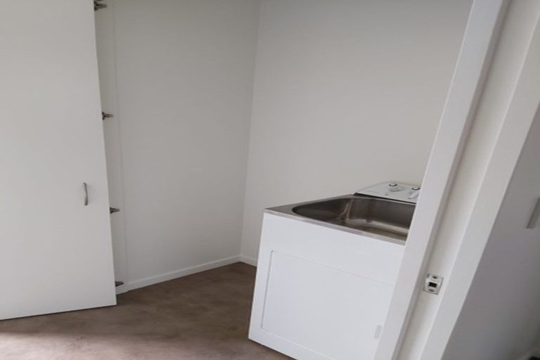 Photo of property in 6 Rickards Place, New Lynn, Auckland, 0600