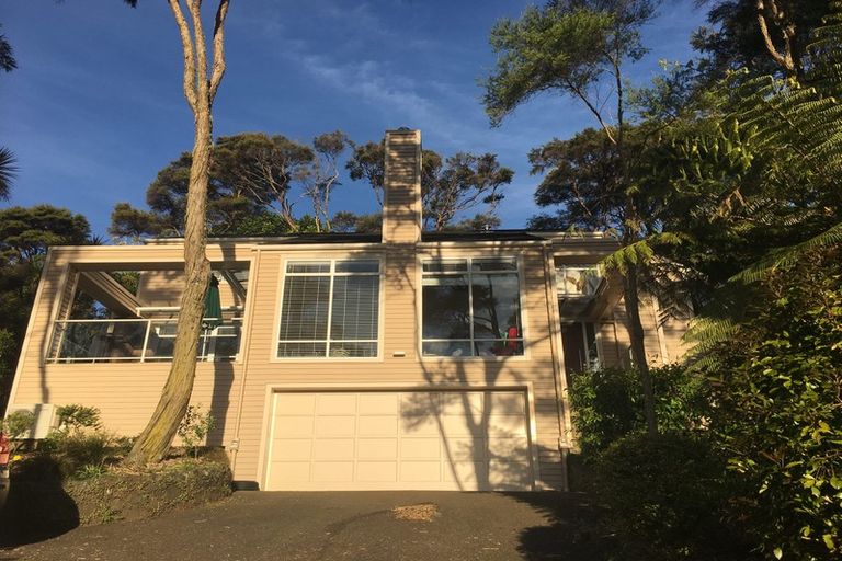 Photo of property in 21 Woodfern Crescent, Titirangi, Auckland, 0604