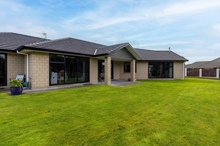 Photo of property in 1a Links Drive, Waiwhakaiho, New Plymouth, 4312