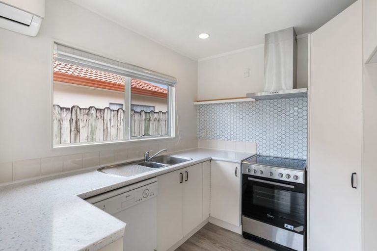 Photo of property in 1/5 Dana Place, Somerville, Auckland, 2014