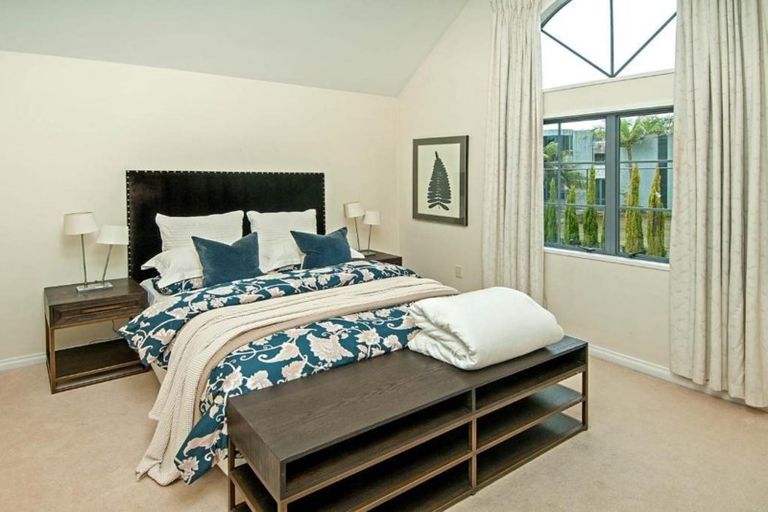 Photo of property in 23 Manor Park, Sunnyhills, Auckland, 2010