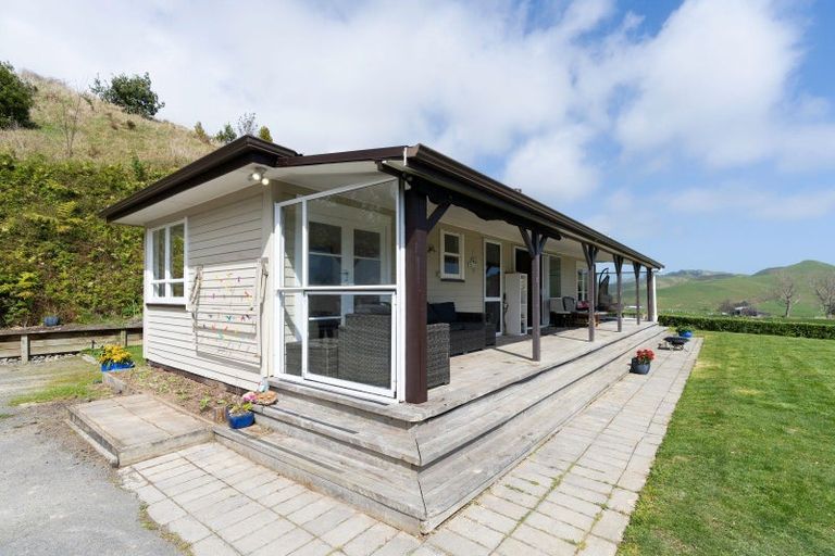 Photo of property in 139 South Manakau Road, Manakau, Otaki, 5583
