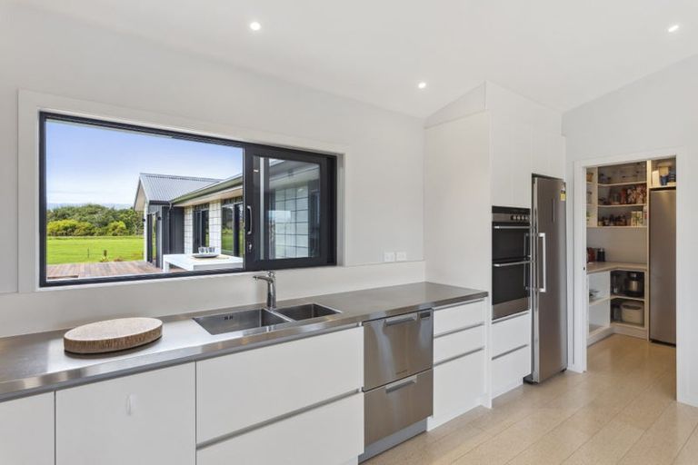 Photo of property in 39 Sandown Road, Te Horo Beach, Otaki, 5581