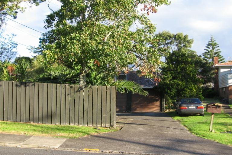 Photo of property in 2/24 Amberley Avenue, Te Atatu South, Auckland, 0610