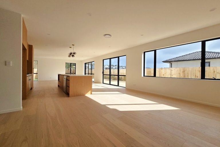 Photo of property in 41b Candia Road, Swanson, Auckland, 0614