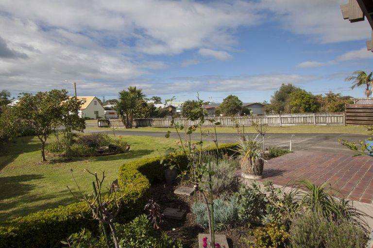 Photo of property in 10 Patterson Place, Waihi Beach, 3611