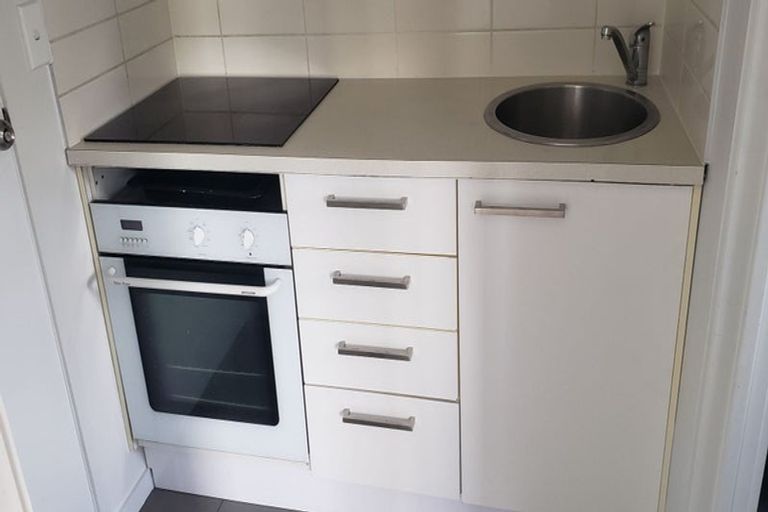 Photo of property in 81 Archers Road, Hillcrest, Auckland, 0629