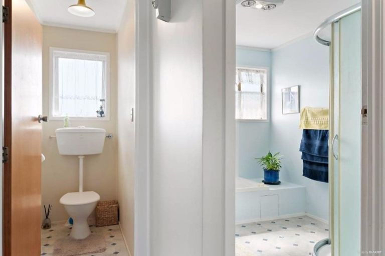 Photo of property in 338 Royal Road, Massey, Auckland, 0614