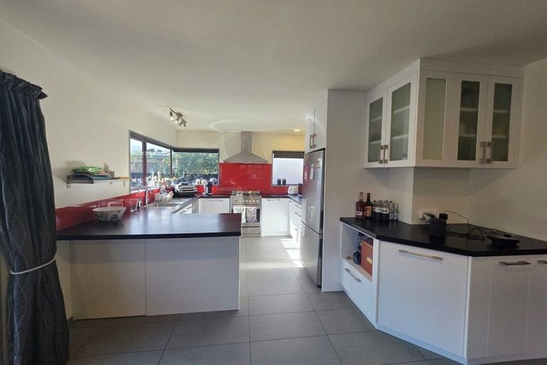 Photo of property in 16 Romana Crescent, Papamoa Beach, Papamoa, 3118